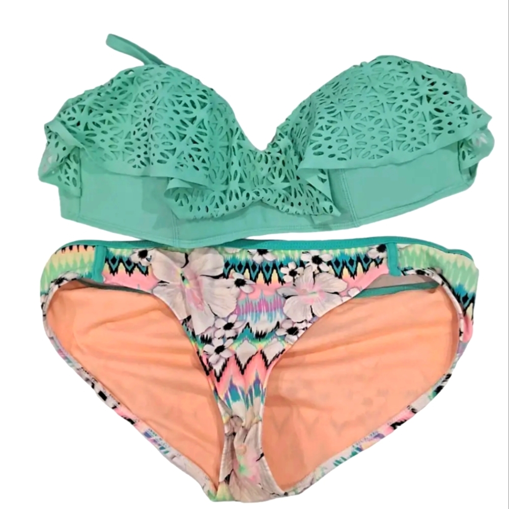Medium ruffled bikini
